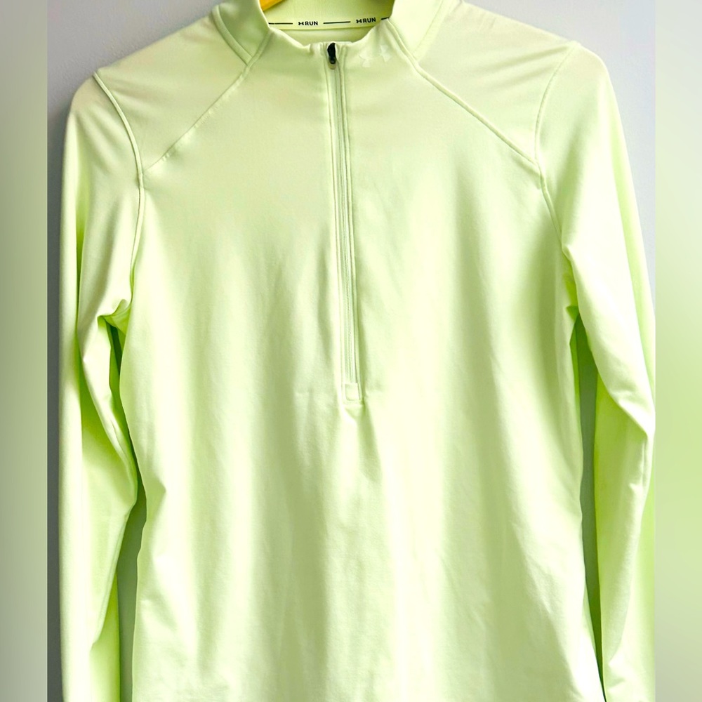 UNDER ARMOUR Run womens medium 1/4 zip yellow long sleeve